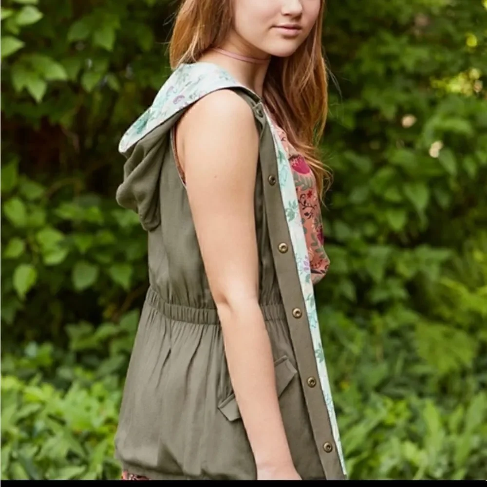 NWT Matilda Jane 435 Winding Path Vest Choose Your Own Path Snap Hooded Vest 14